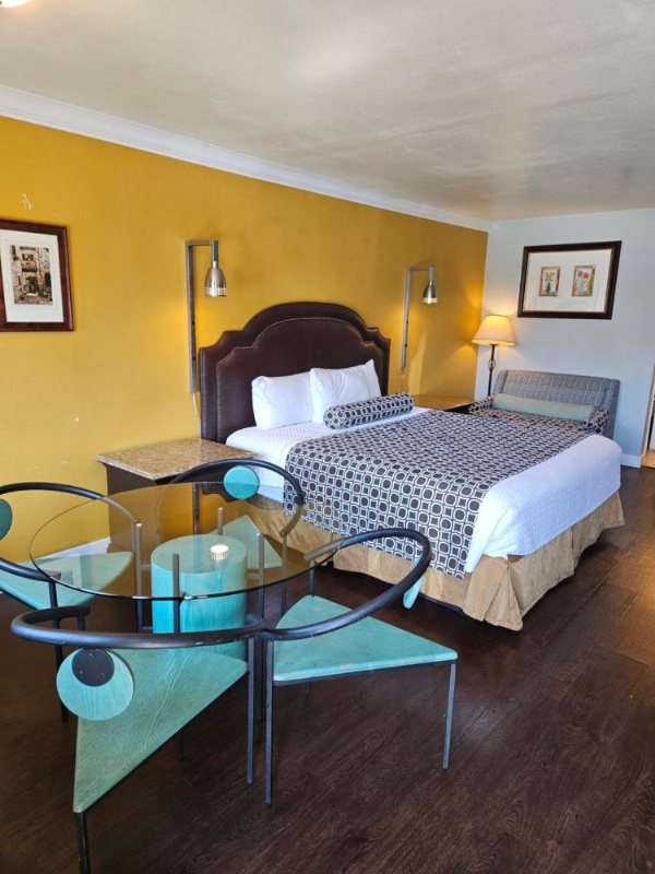 Fullerton Inn image 11