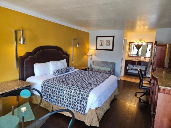 Fullerton Inn image 12