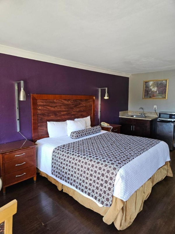 Fullerton Inn image 17