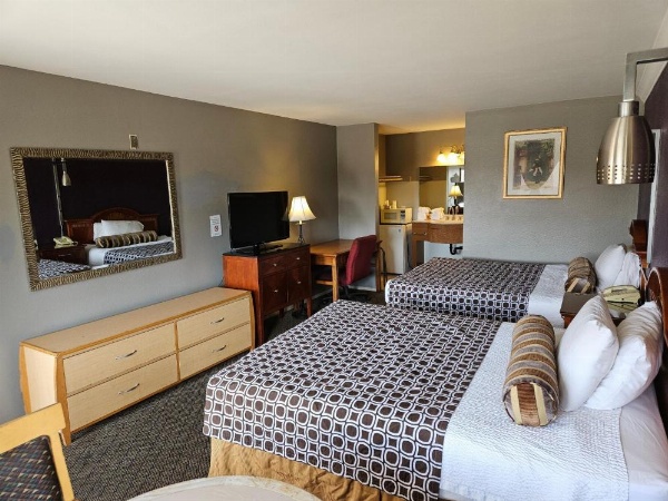 Fullerton Inn image 24