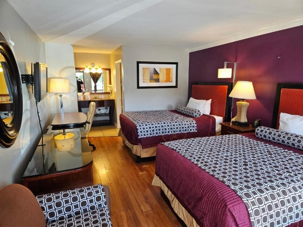 Fullerton Inn image 25